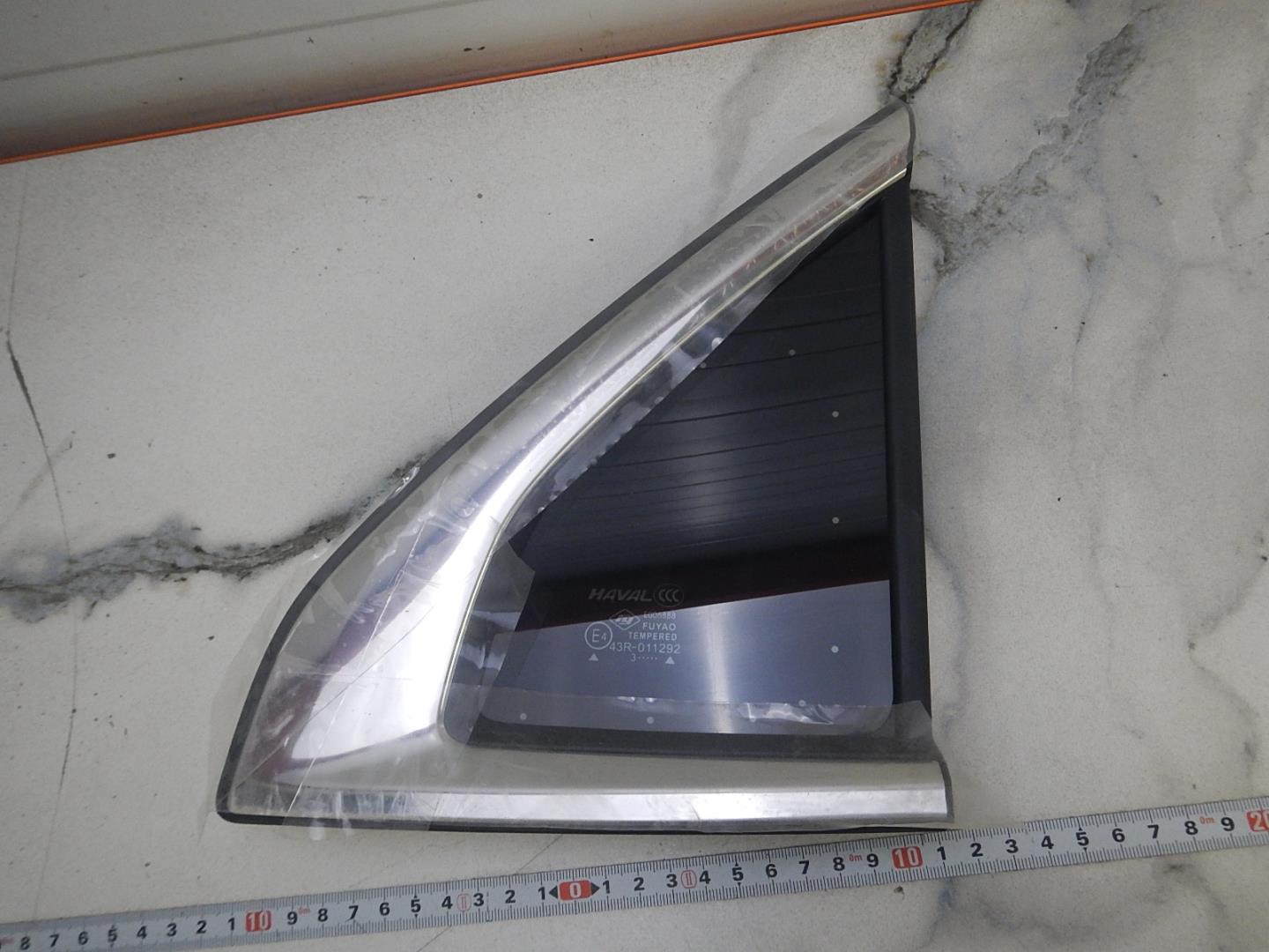 Стекло кузовное глухое правое