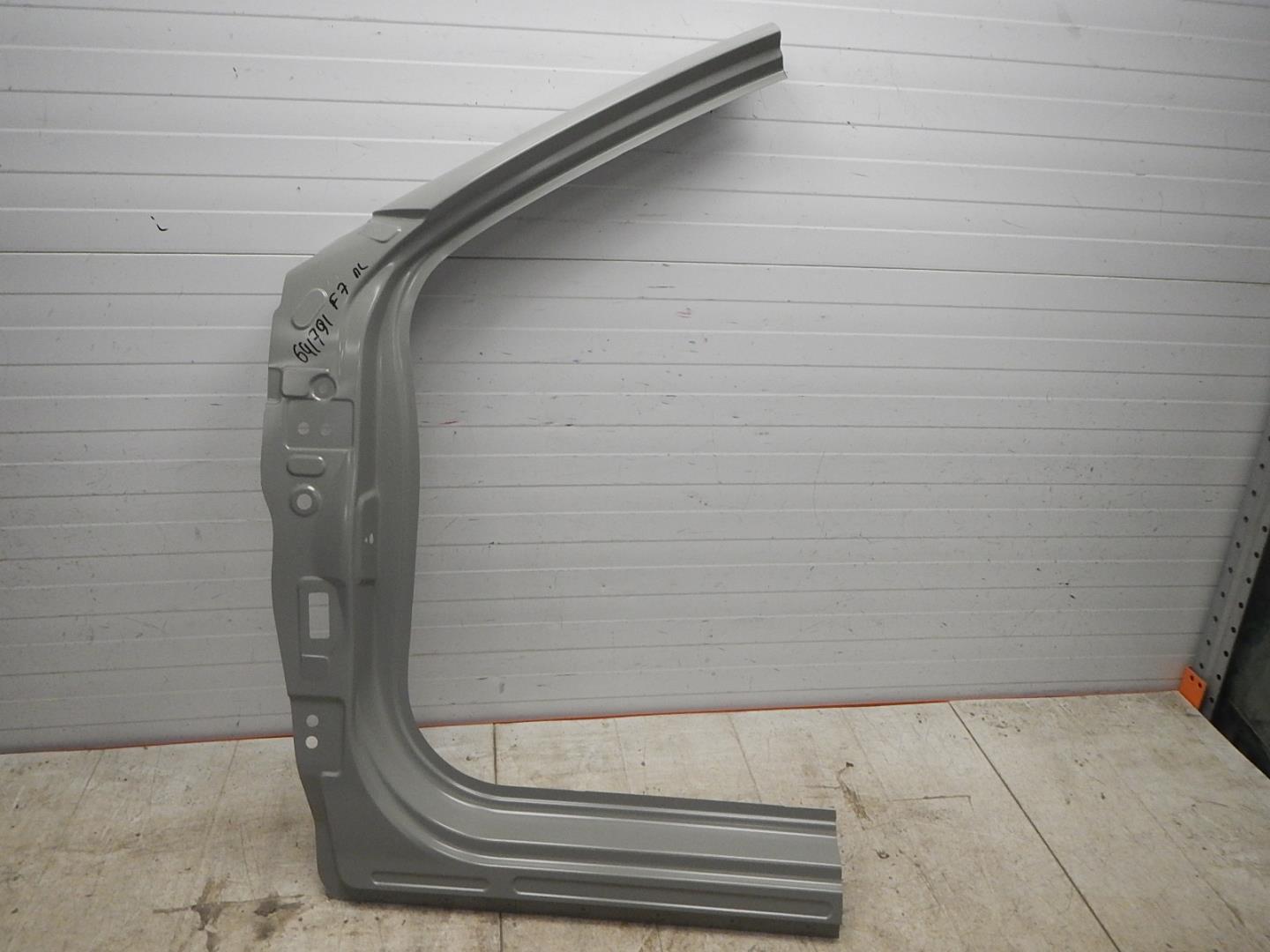 Кузовной элемент