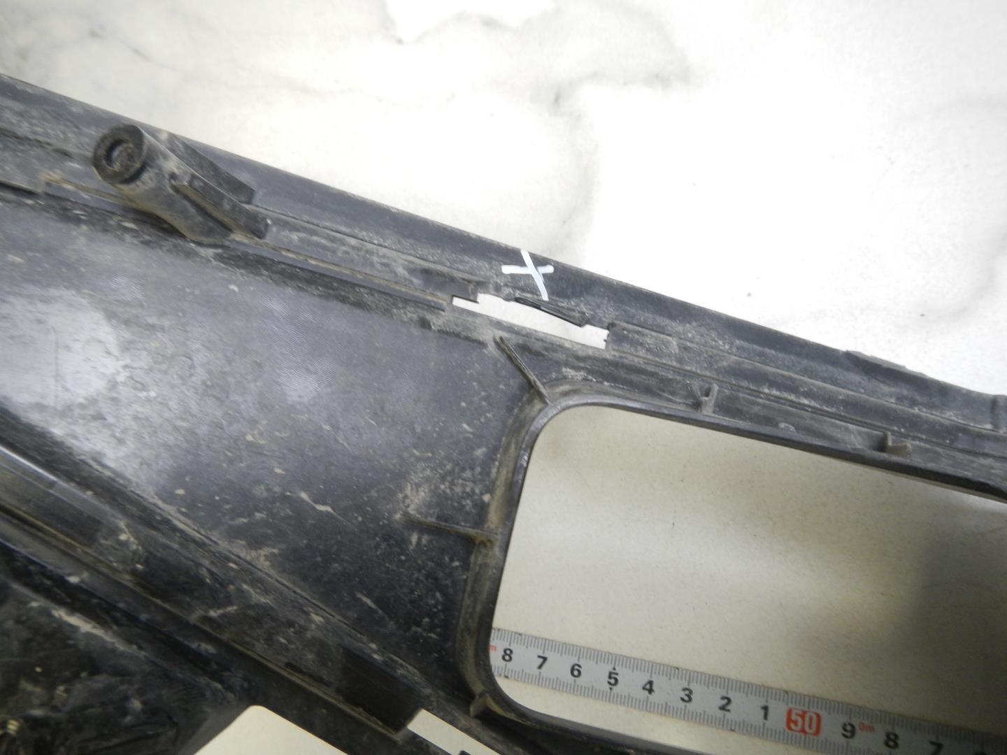 Решетка в бампер центральная