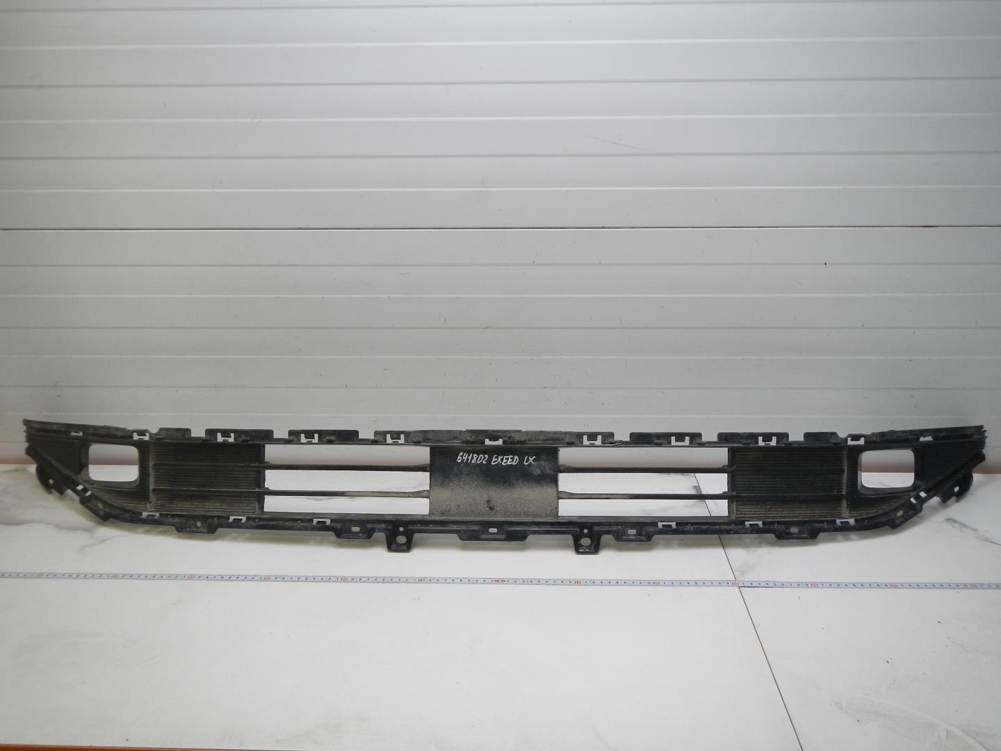 Решетка в бампер центральная