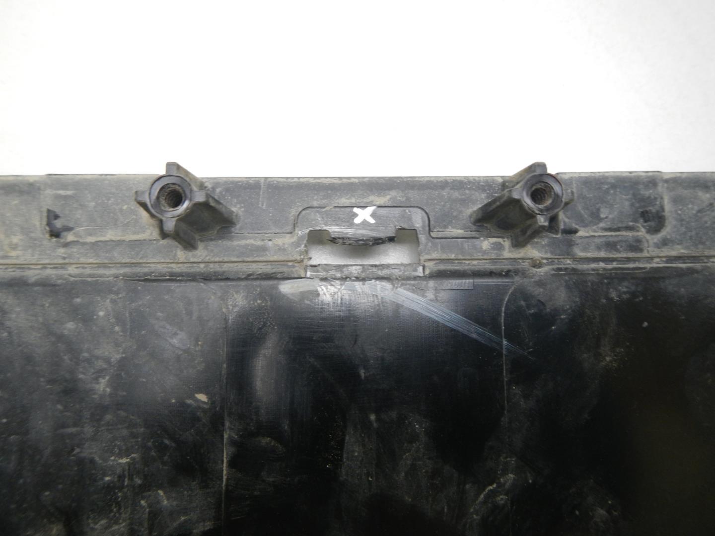 Решетка в бампер центральная