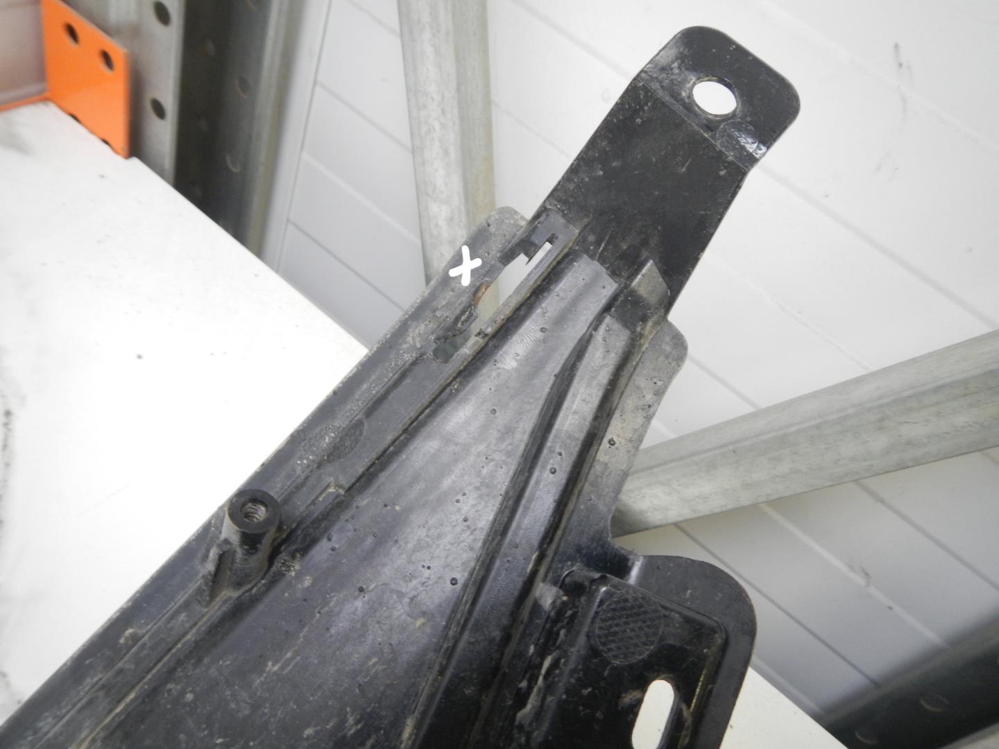 Решетка в бампер центральная