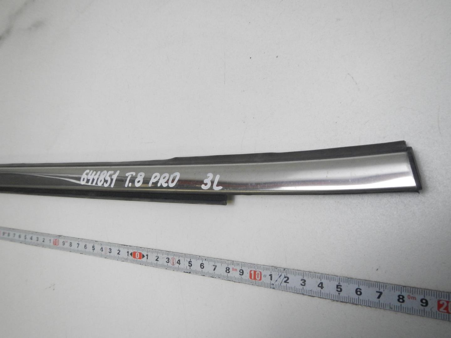 Накладка стекла заднего левого