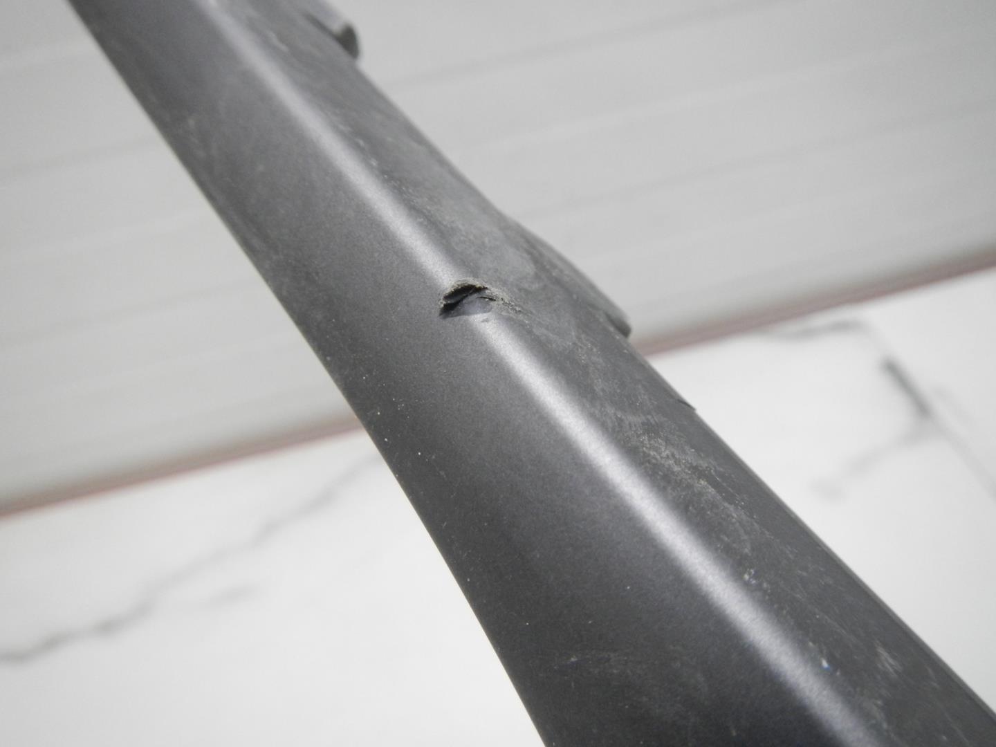 Молдинг переднего бампера правый