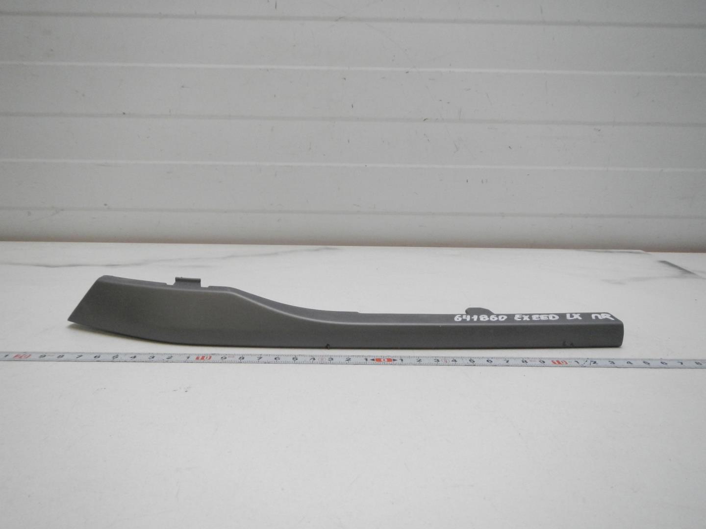 Молдинг переднего бампера правый