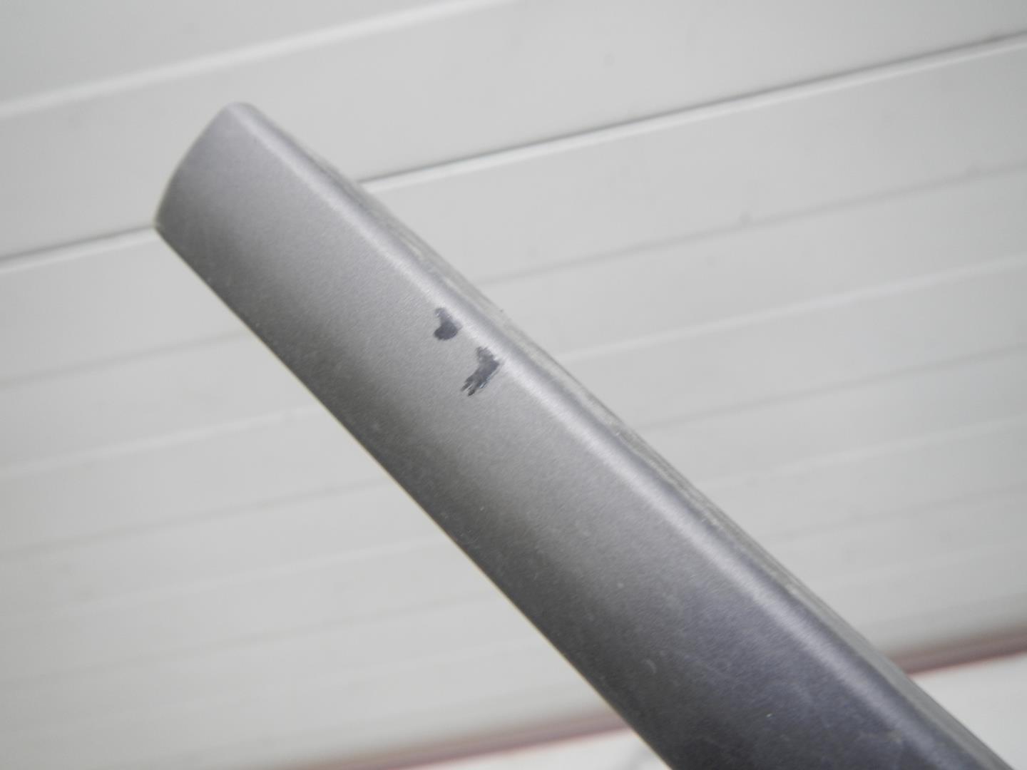 Молдинг переднего бампера правый