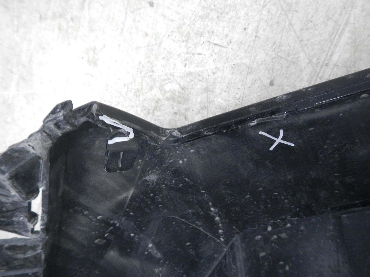 Накладка переднего бампера