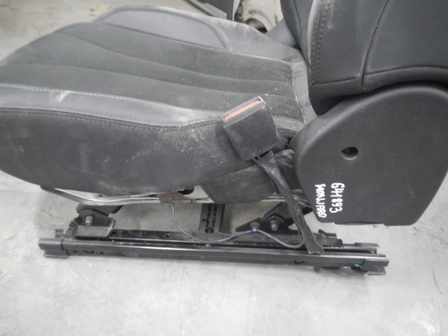 Сиденье переднее правое