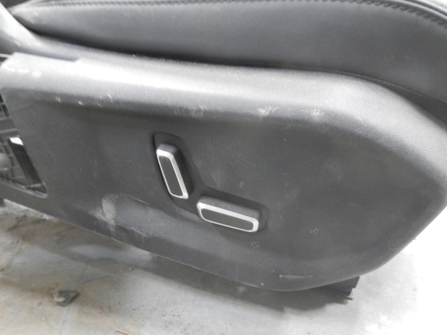 Сиденье переднее правое