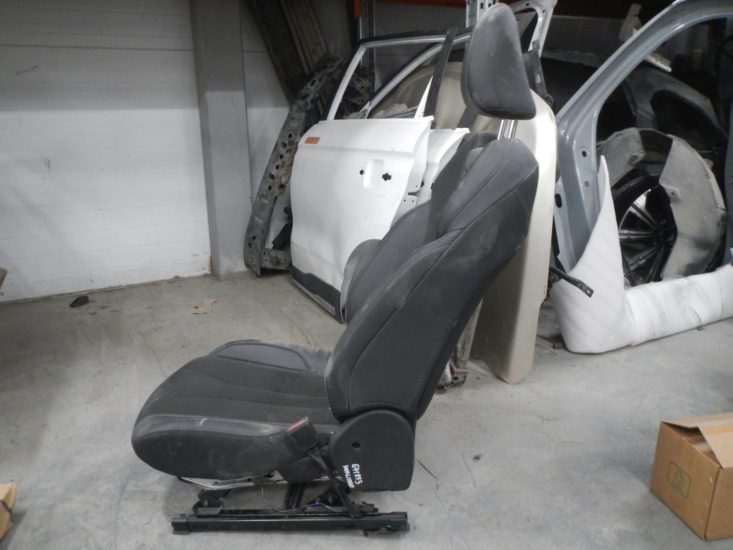 Сиденье переднее правое