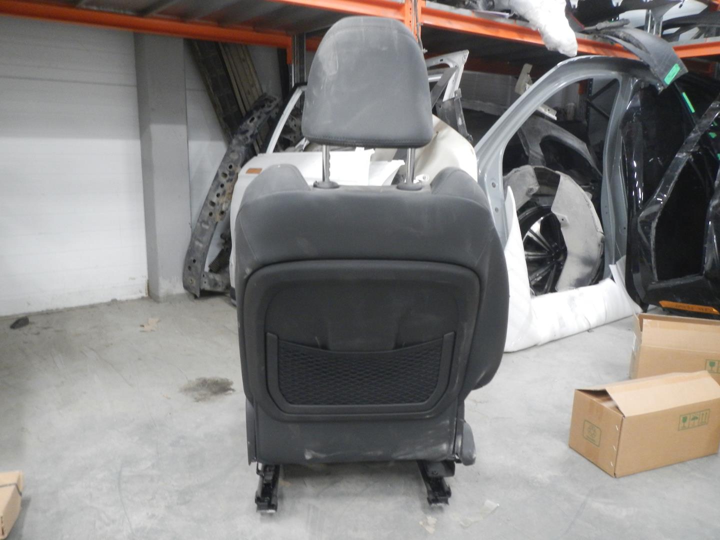 Сиденье переднее правое