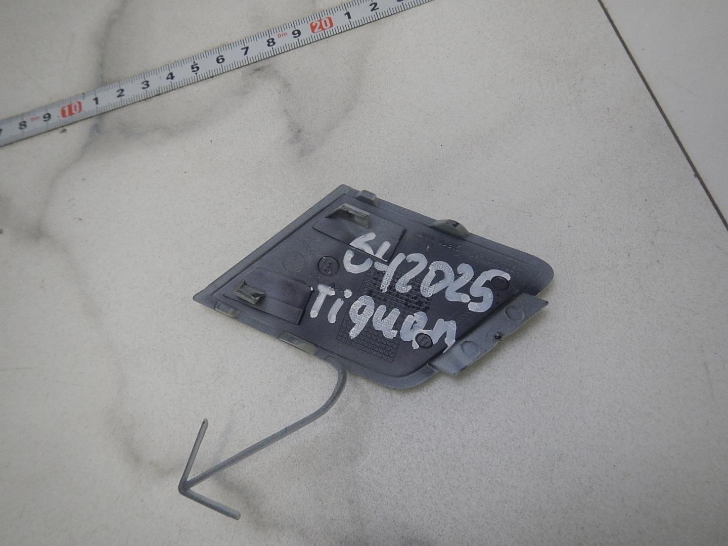 Заглушка буксировочного крюка