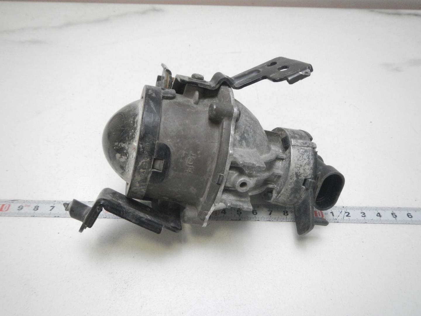 Фара противотуманная левая