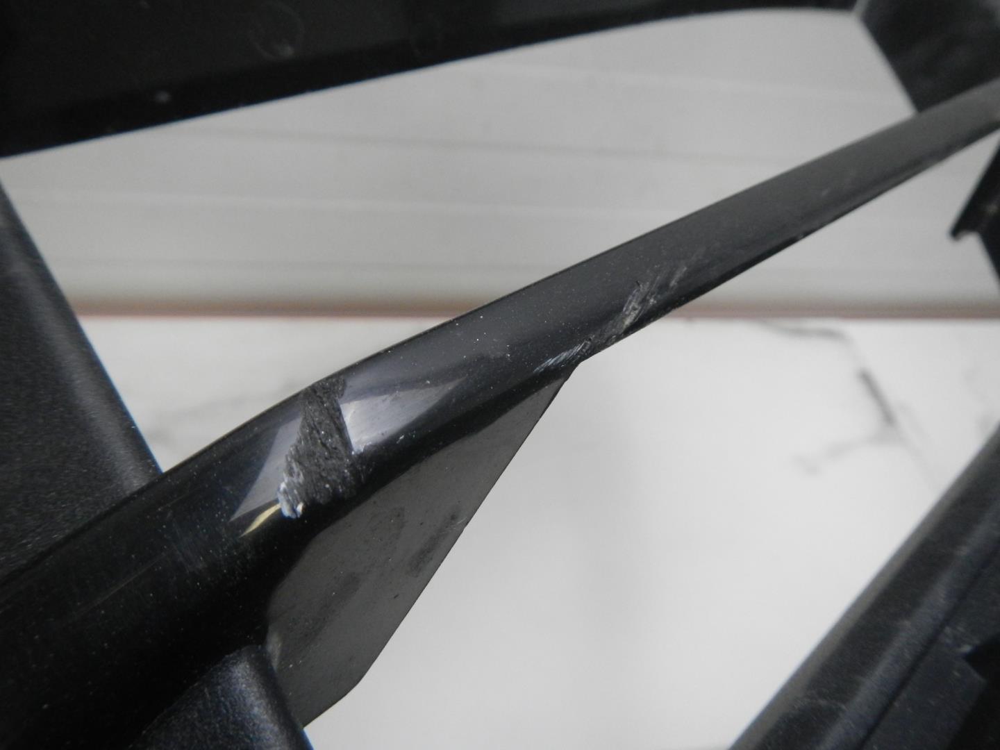 Решетка в бампер правая