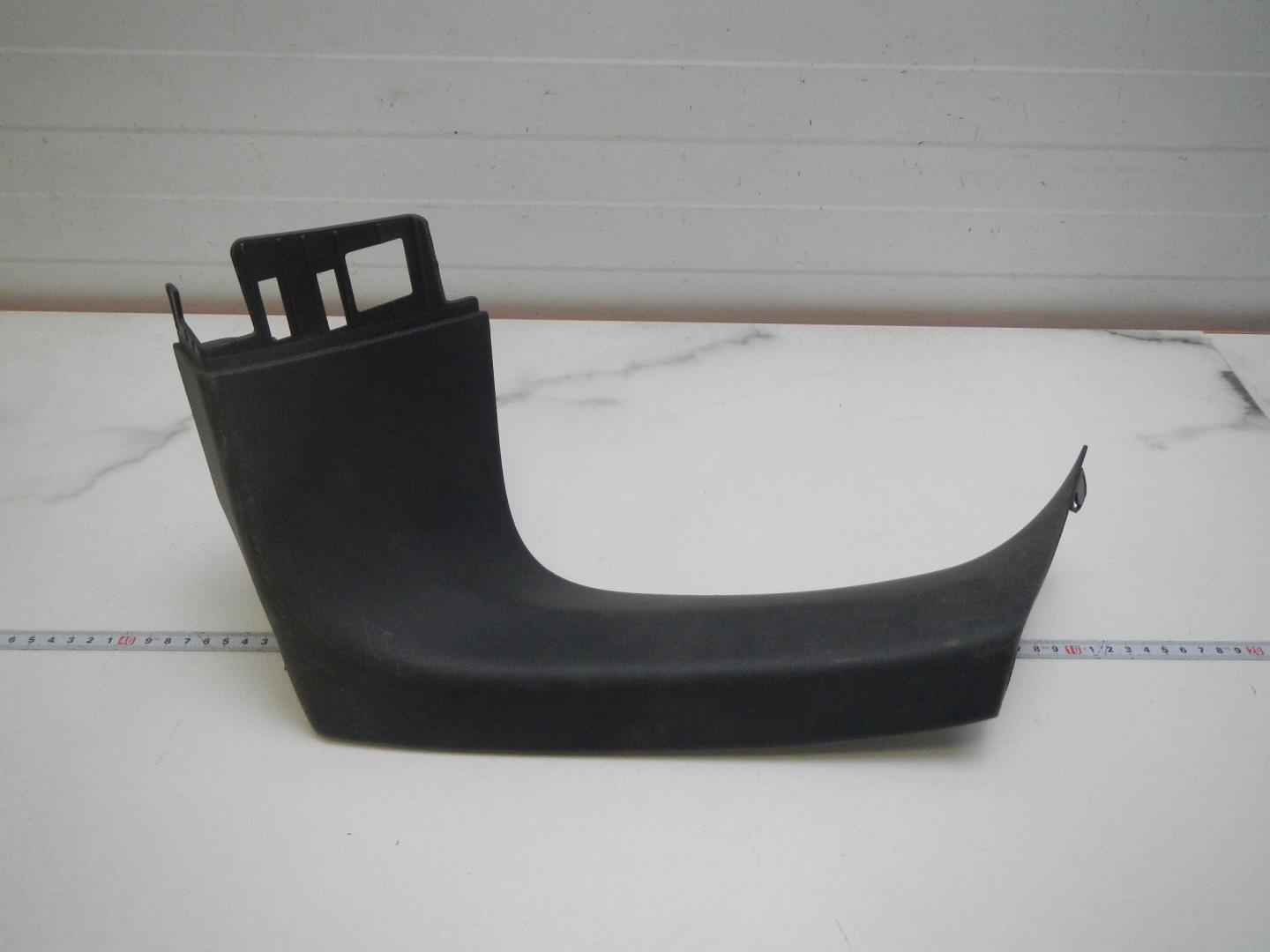 Обшивка двери багажника