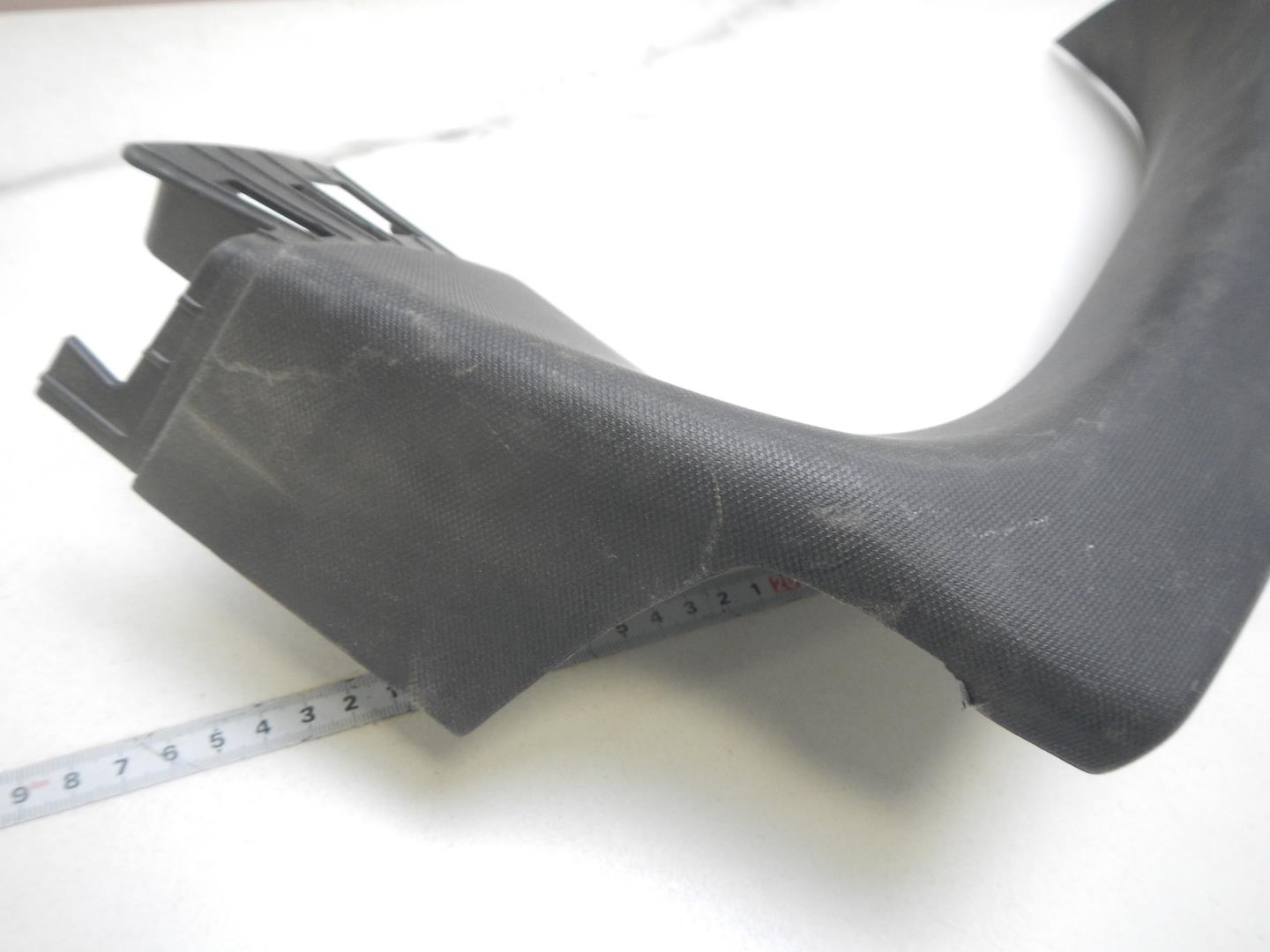 Обшивка двери багажника