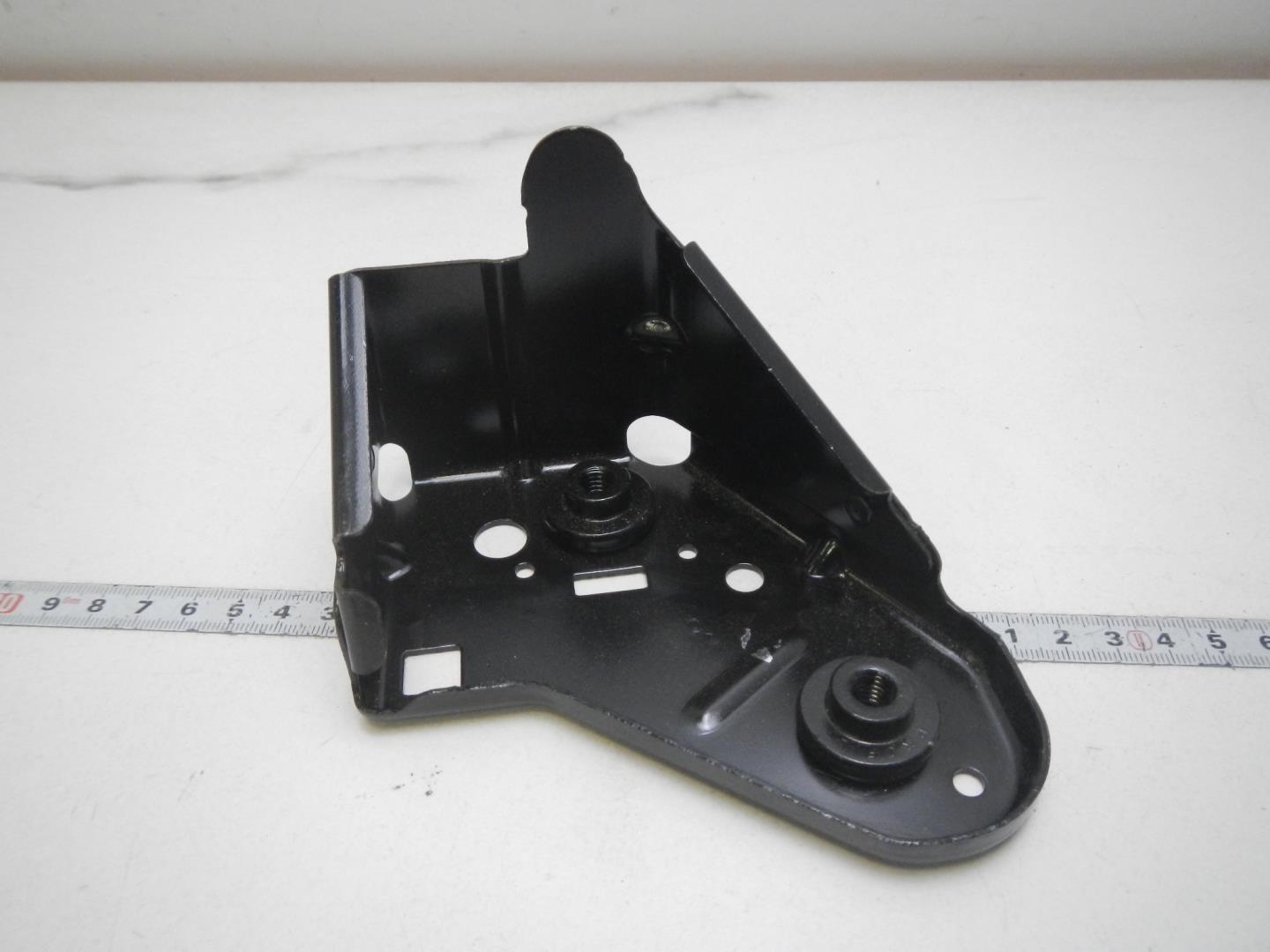 Кронштейн крепления крыла