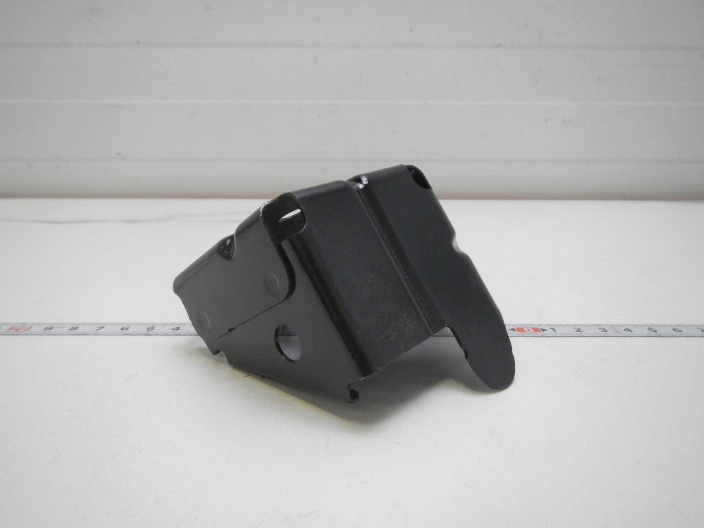 Кронштейн крепления крыла