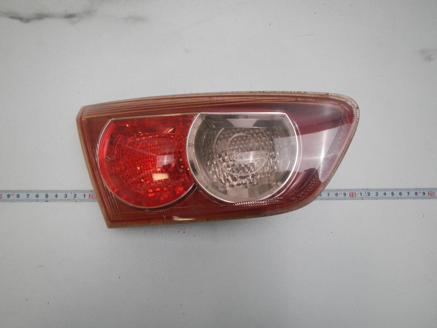 Фонарь задний внутренний левый