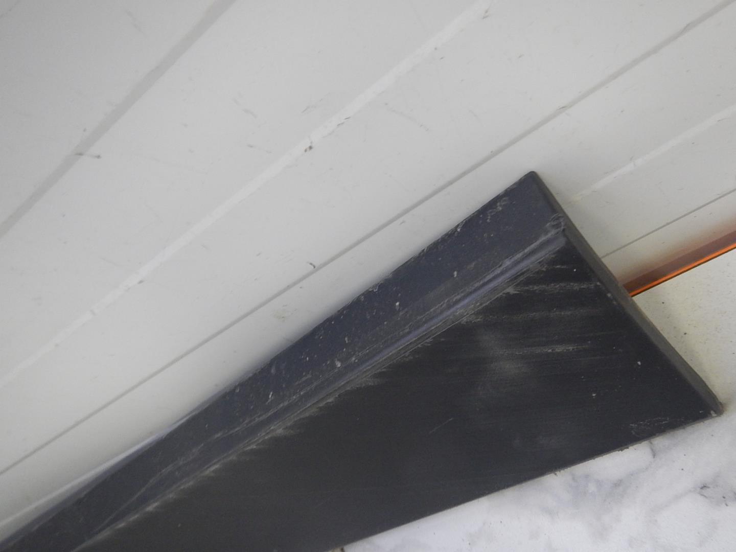 Молдинг передней левой двери