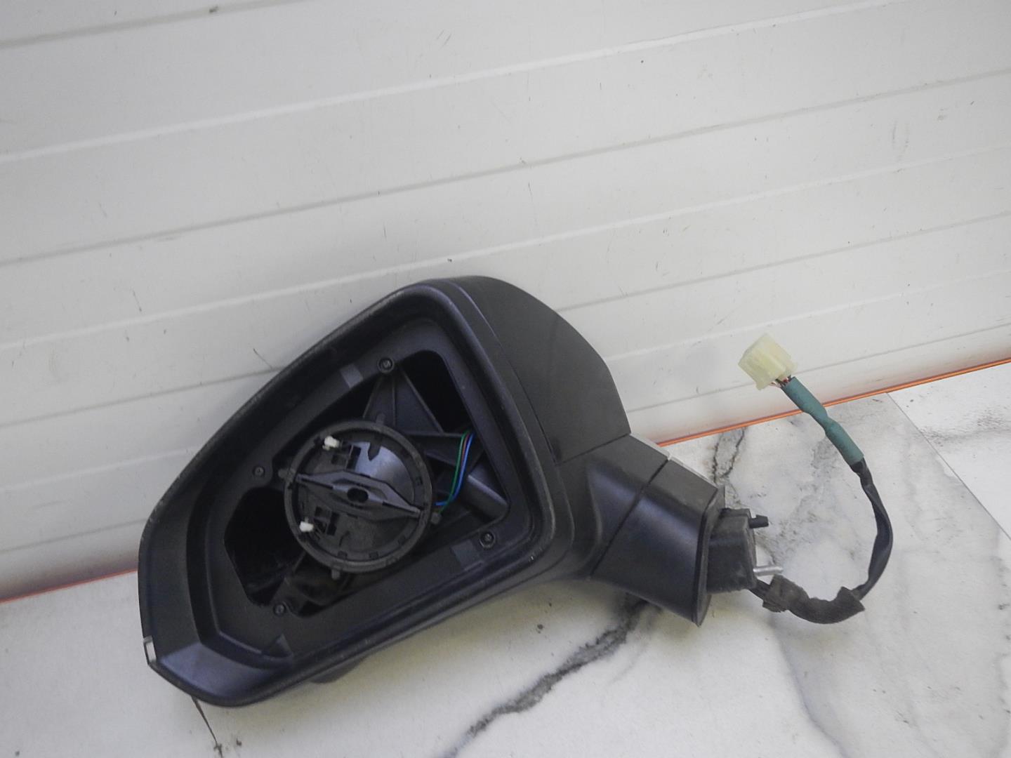 Зеркало левое электрическое