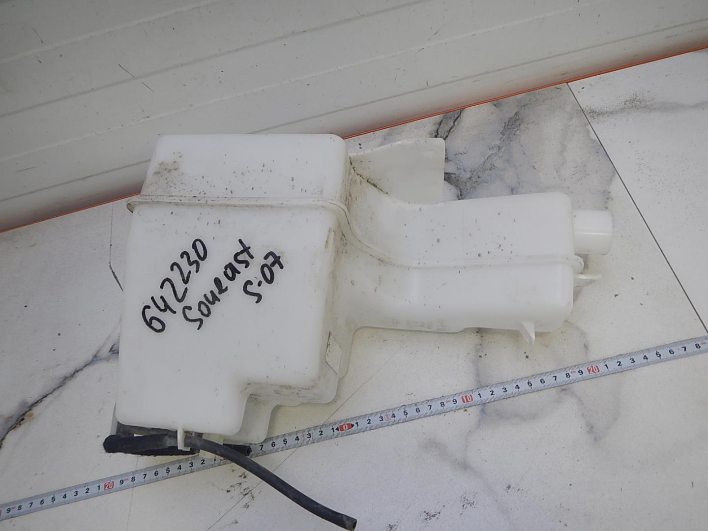 Бачок омывателя лобового стекла