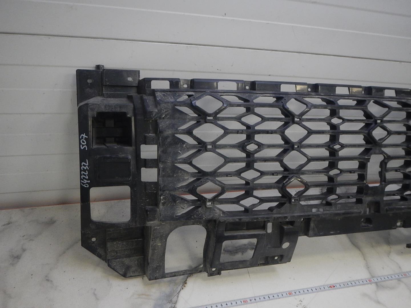 Кронштейн решетки радиатора