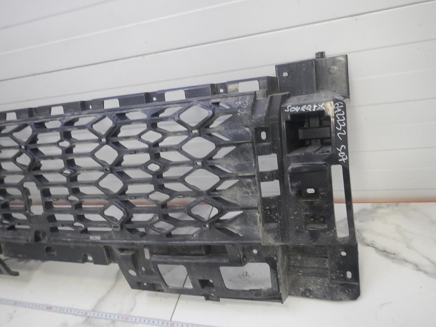 Кронштейн решетки радиатора