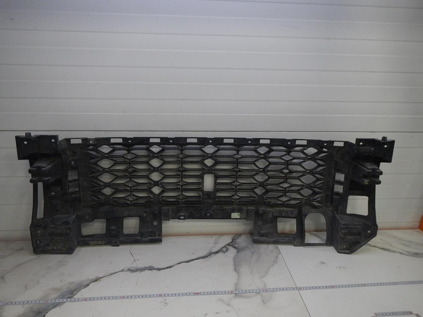 Кронштейн решетки радиатора