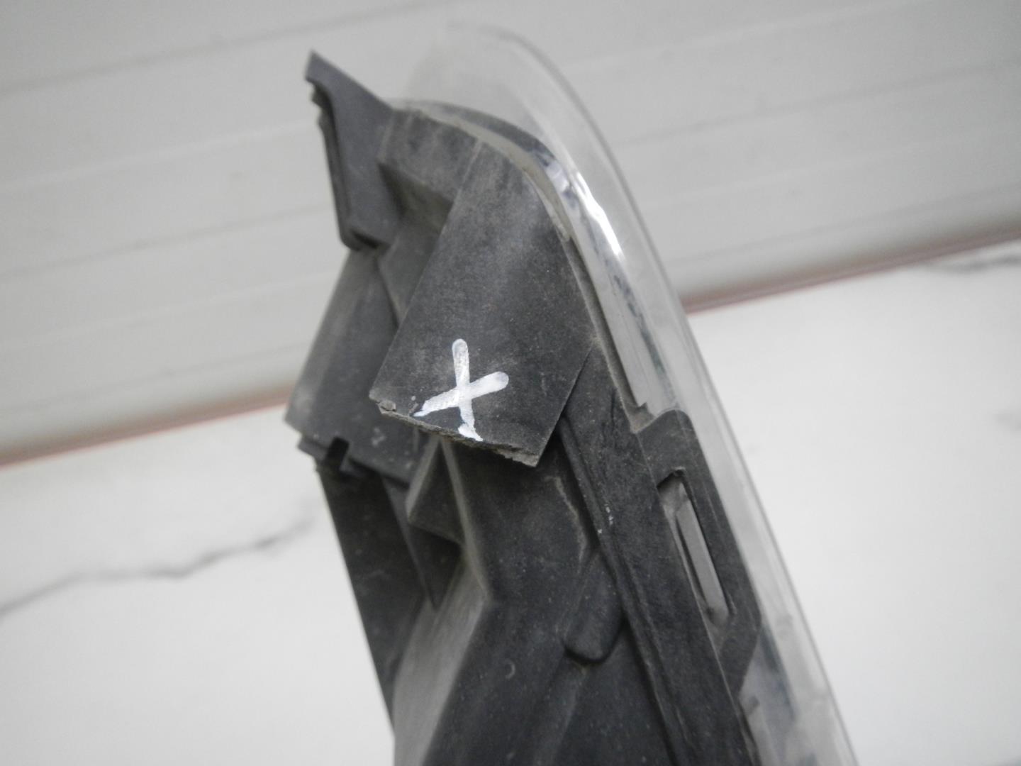 Фара противотуманная левая