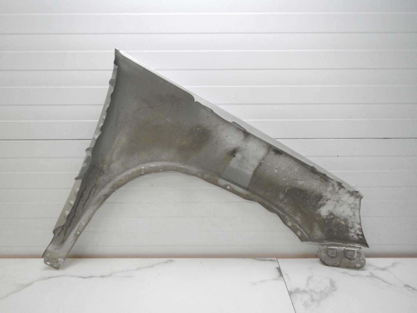 Крыло переднее левое