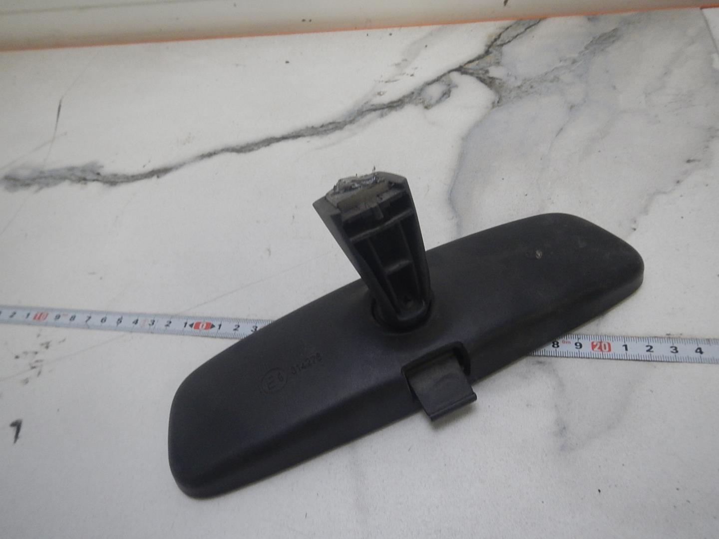 Зеркало заднего вида