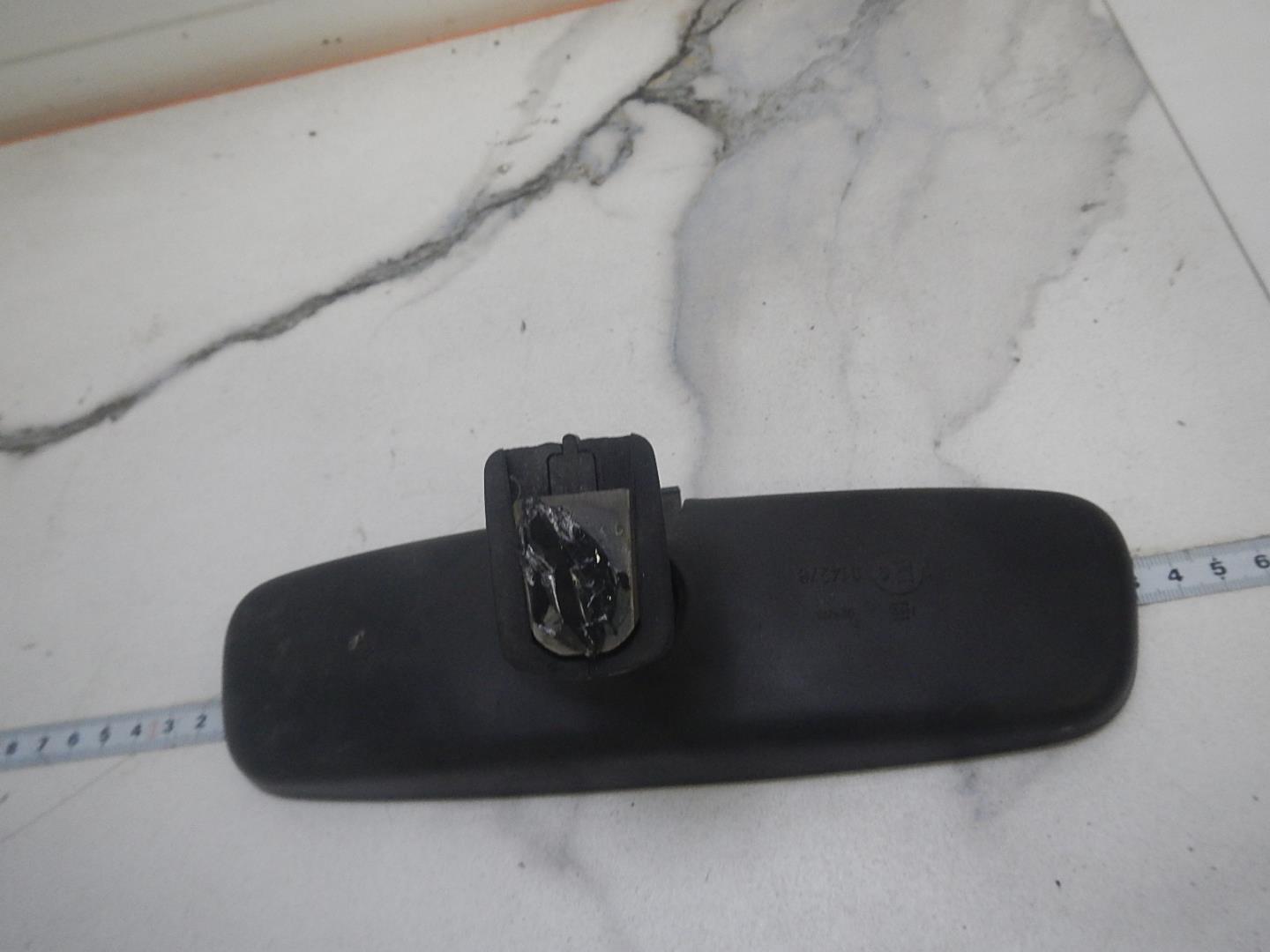 Зеркало заднего вида