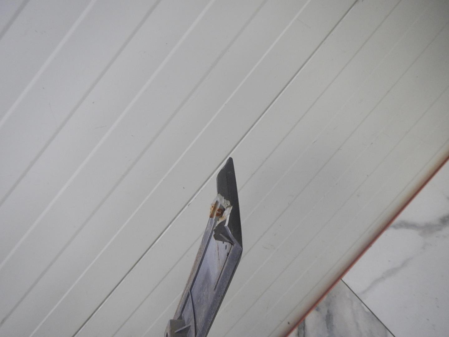 Накладка двери багажника