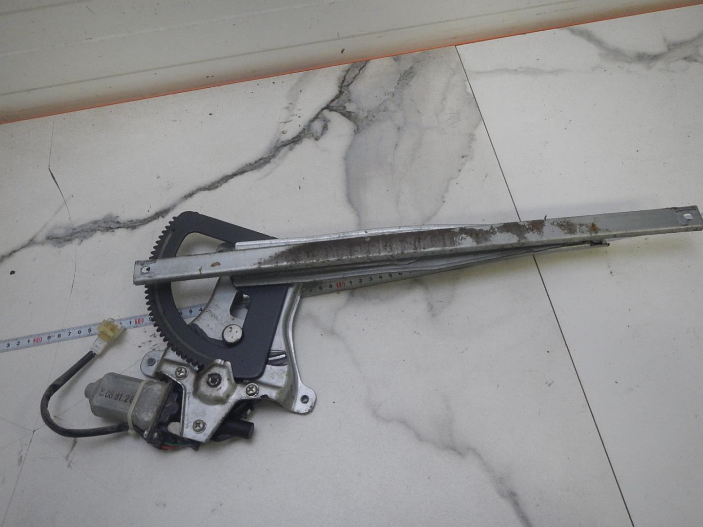 Стеклоподъемник электр. передний левый