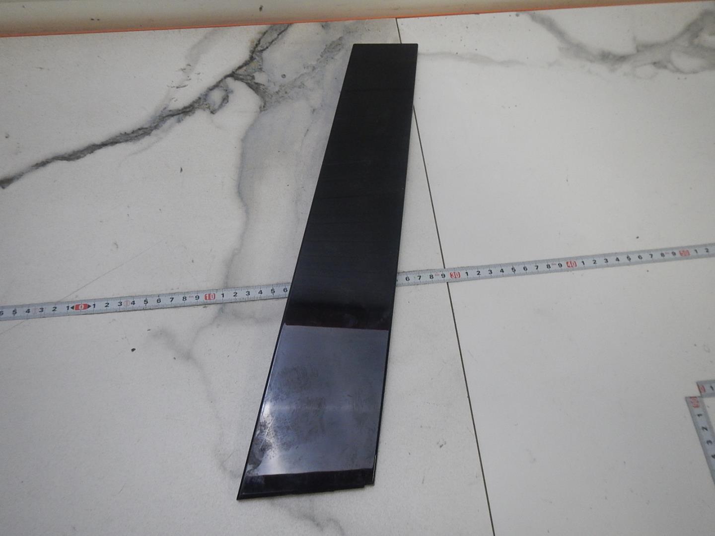 Накладка двери передней левой