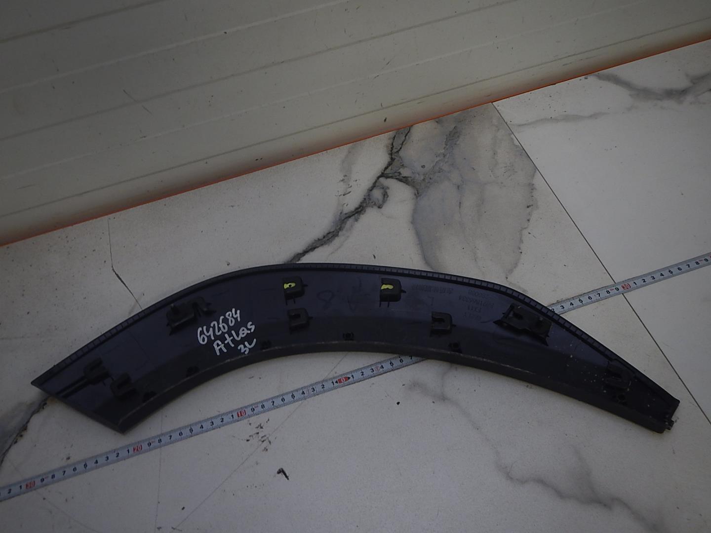 Накладка двери задней левой