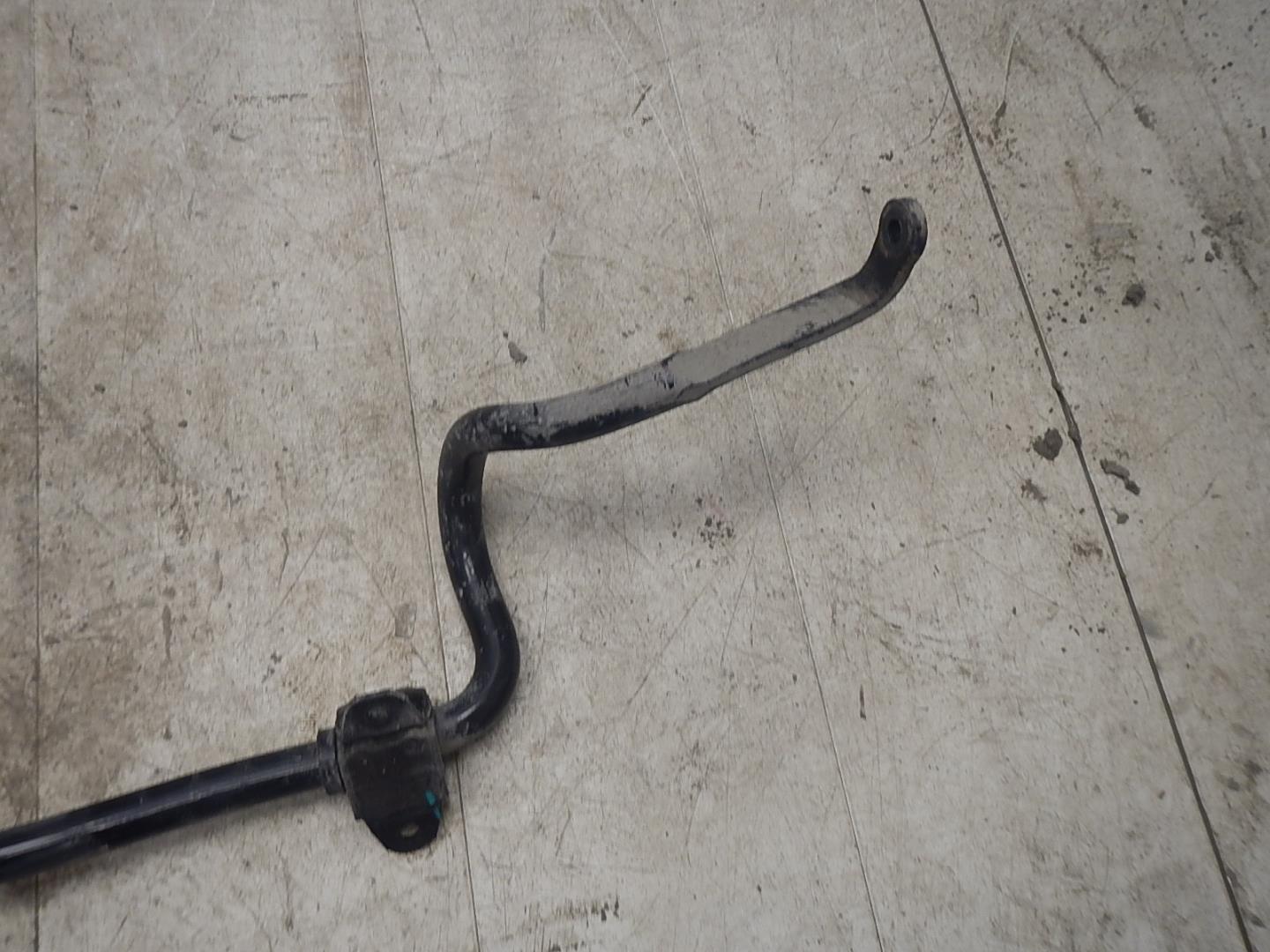 Стабилизатор передний