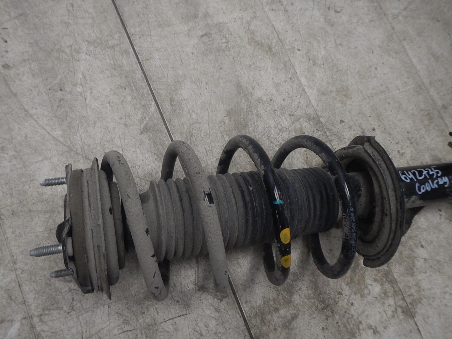 Амортизатор передний правый