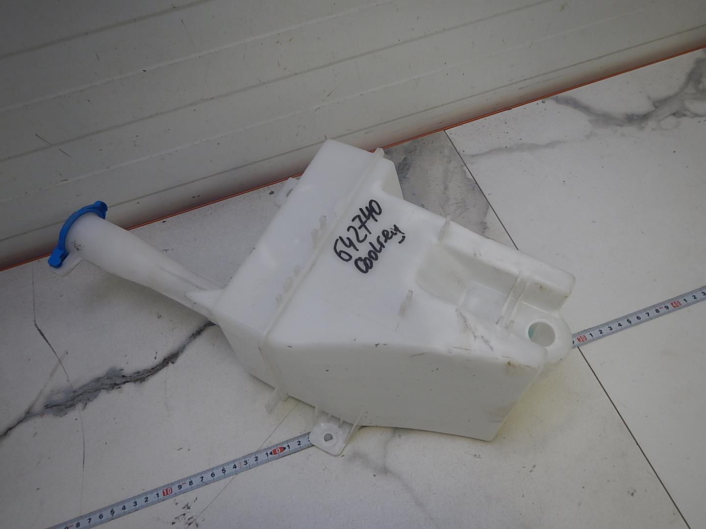 Бачок омывателя лобового стекла