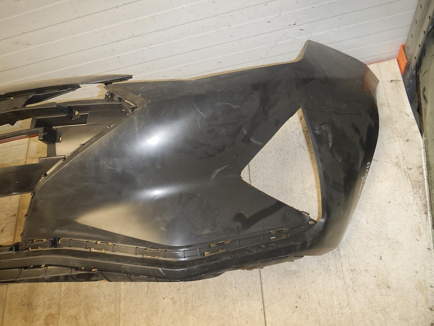 Бампер передний