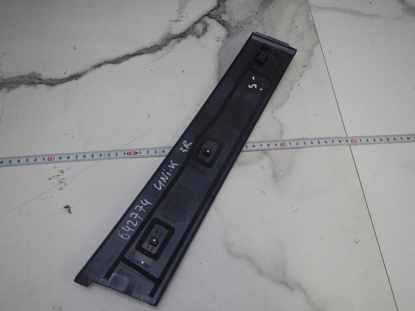 Накладка двери задней правой