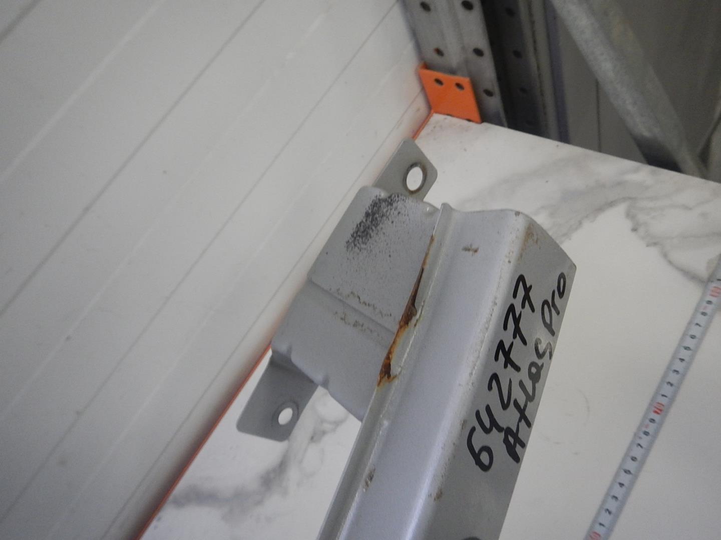 Усилитель заднего бампера