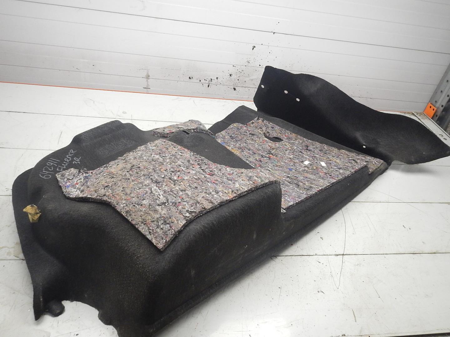 Обшивка багажника