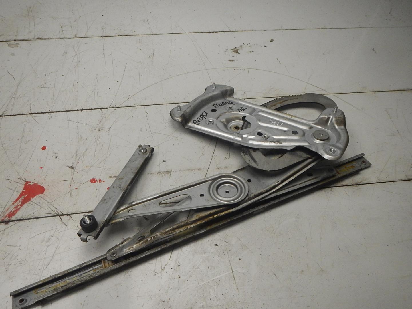 Стеклоподъемник электр. передний правый