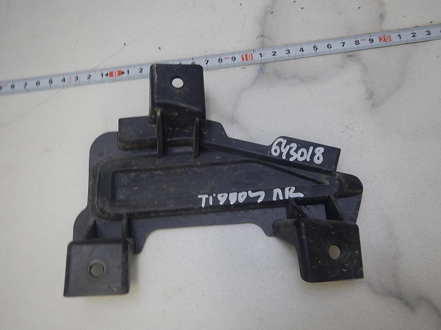 Накладка (кузов наружные)