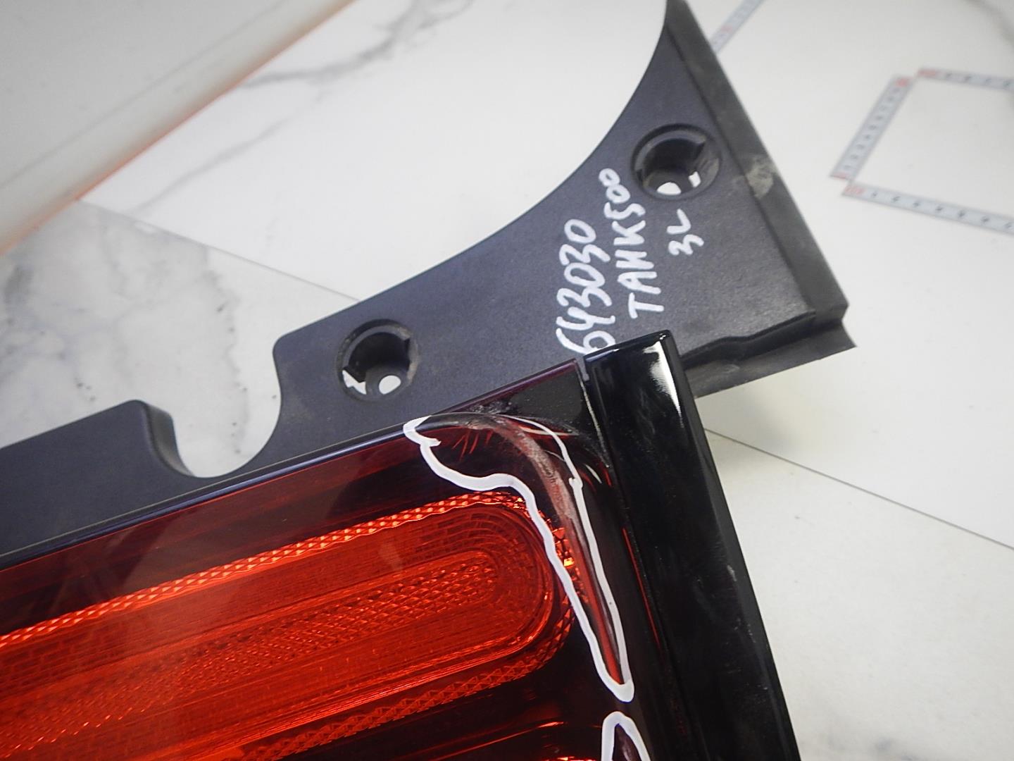 Фонарь задний левый