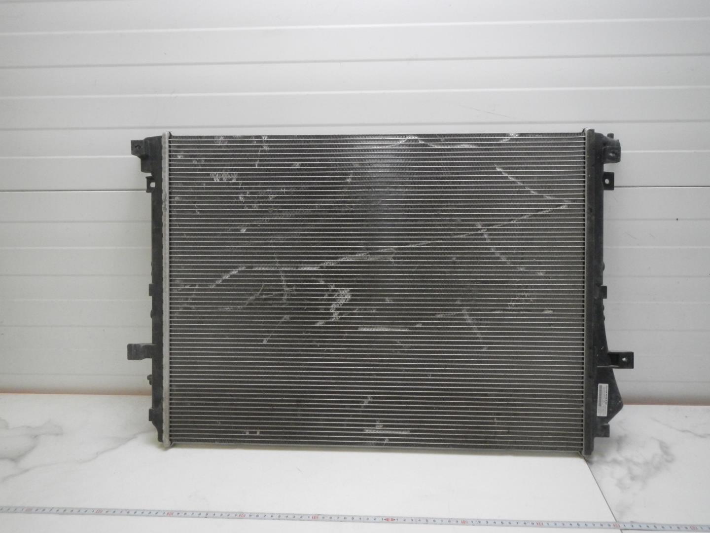 Радиатор охлаждения двигателя дополнительный