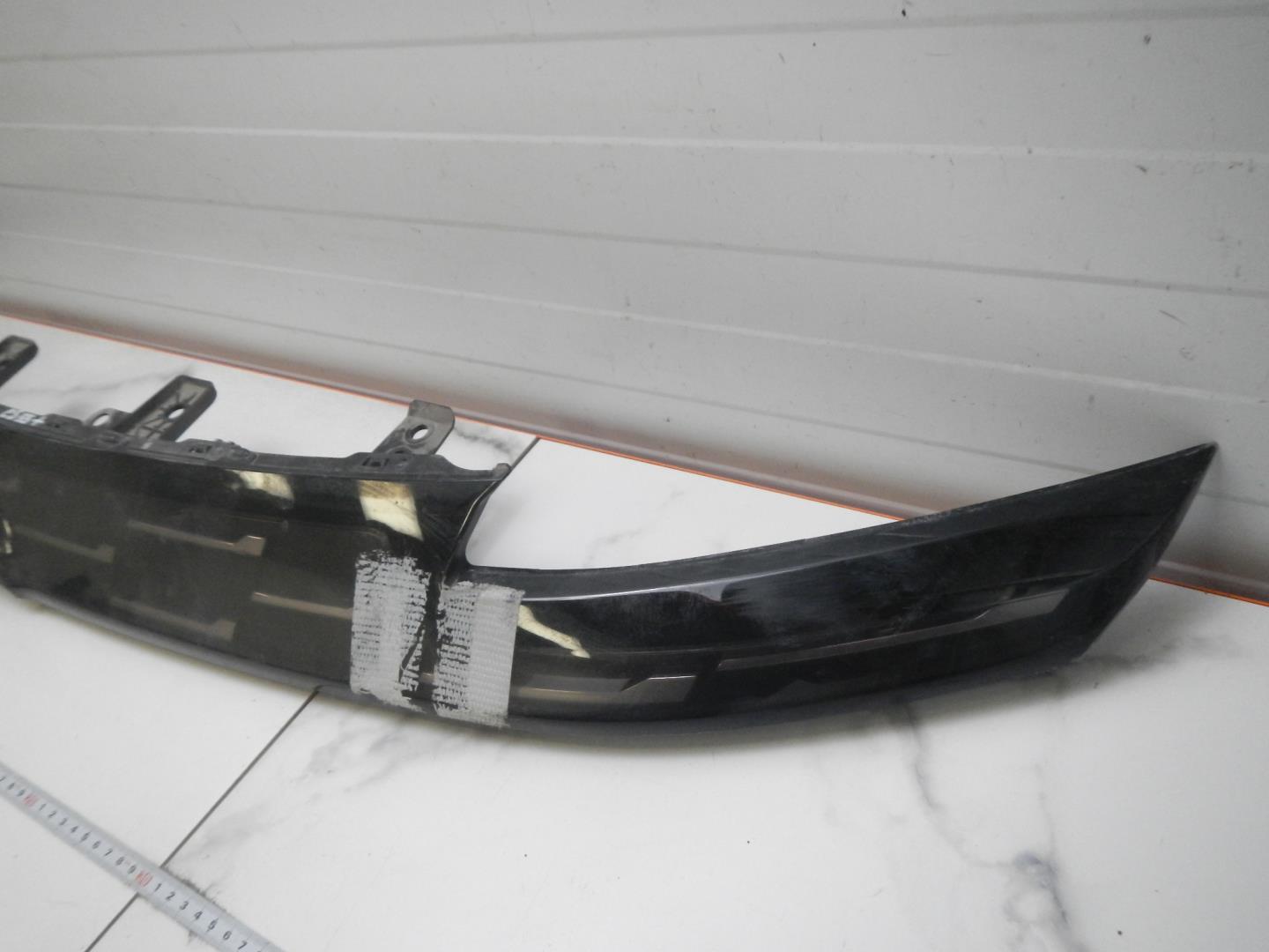 Накладка переднего бампера