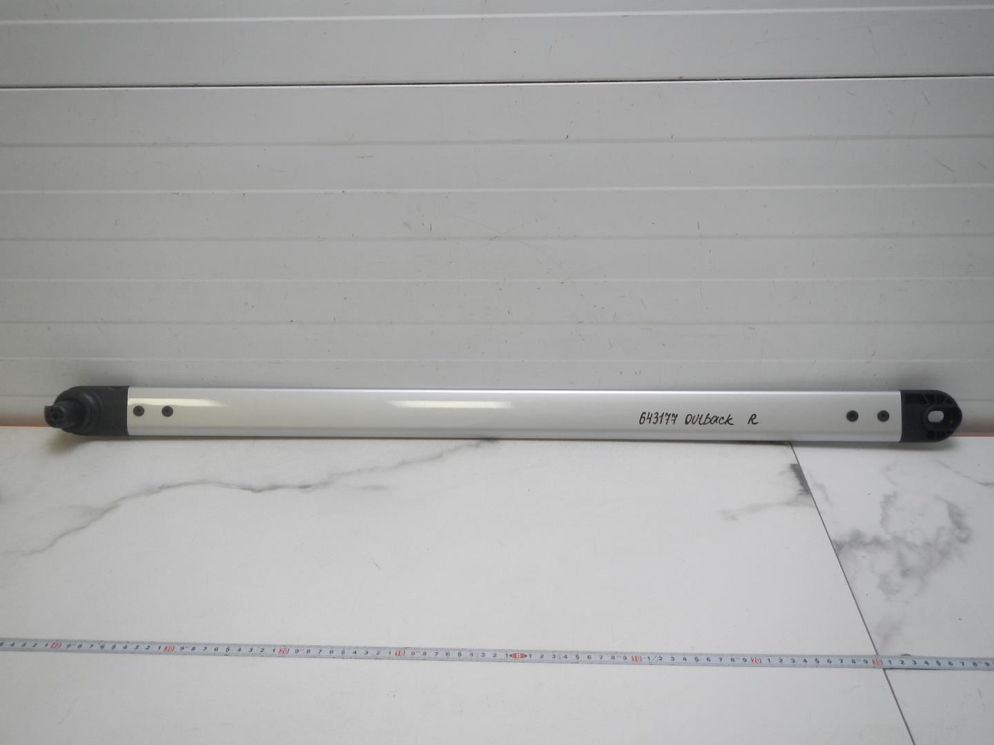 Рейлинг (релинг) правый (планка на крышу)